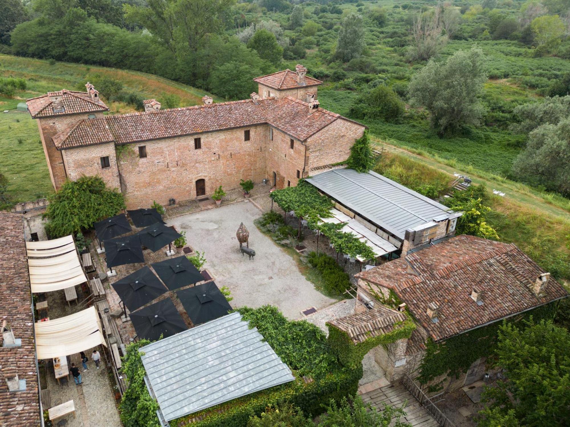 Antica Corte Pallavicina Relais Guest House Polesine Parmense Exterior photo