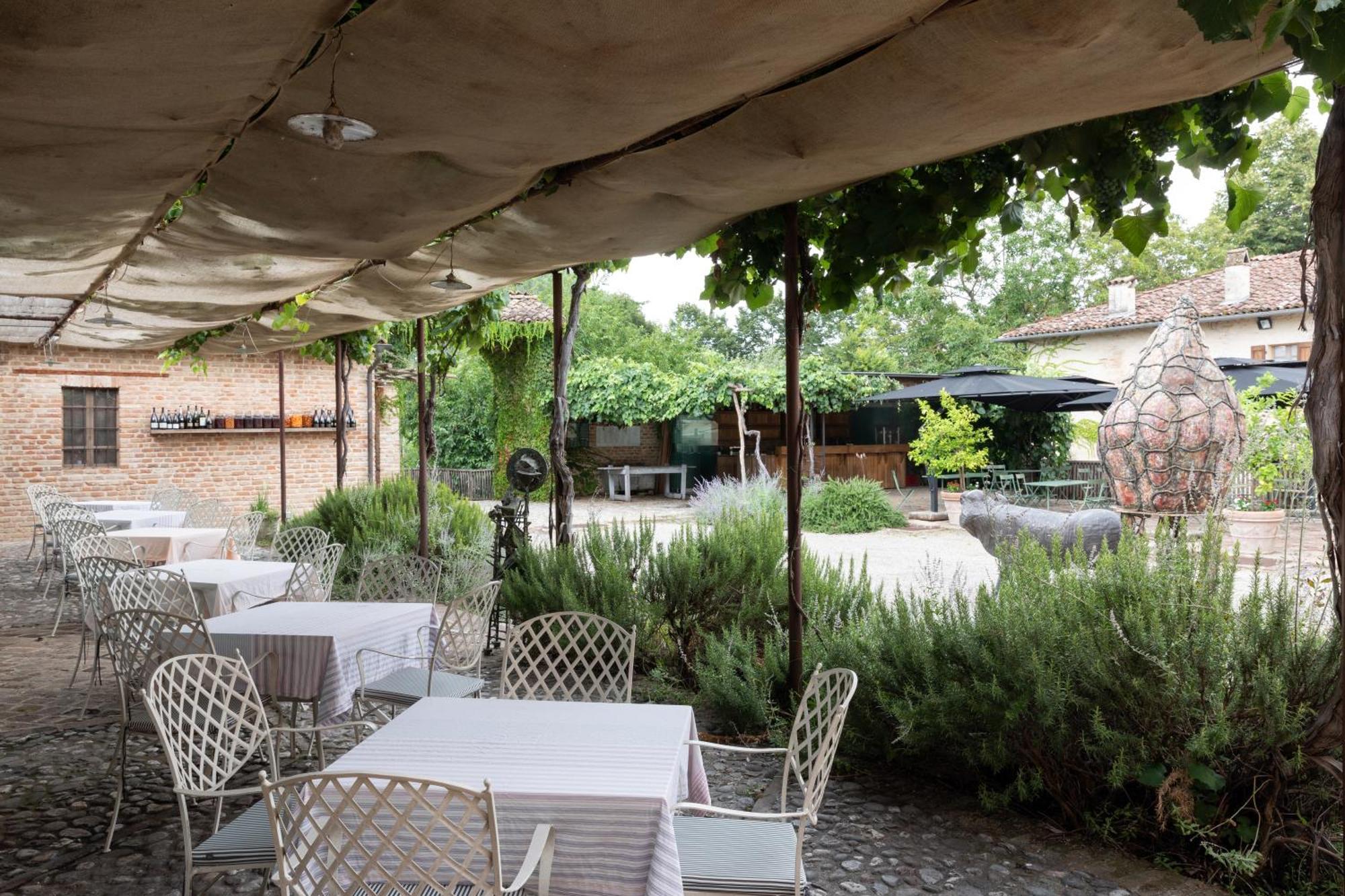 Antica Corte Pallavicina Relais Polesine Parmense Exterior photo