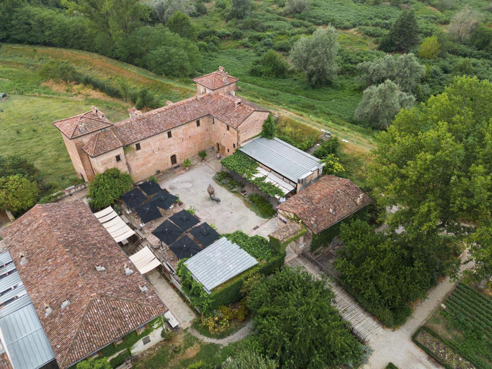 Antica Corte Pallavicina Relais Guest House Polesine Parmense Exterior photo