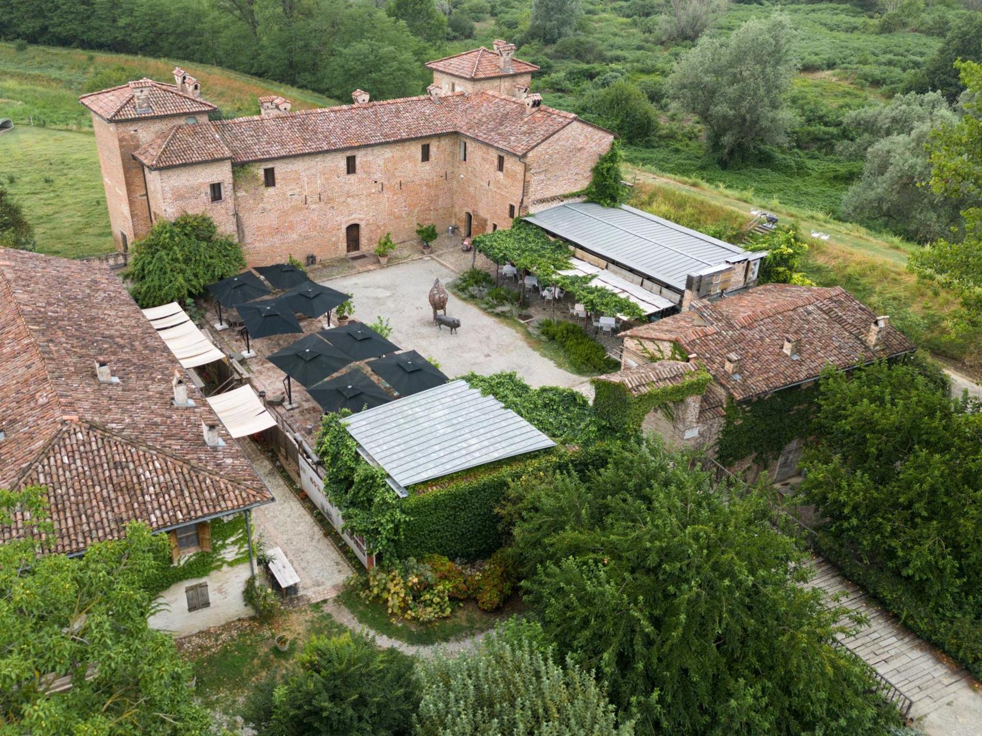 Antica Corte Pallavicina Relais Guest House Polesine Parmense Exterior photo