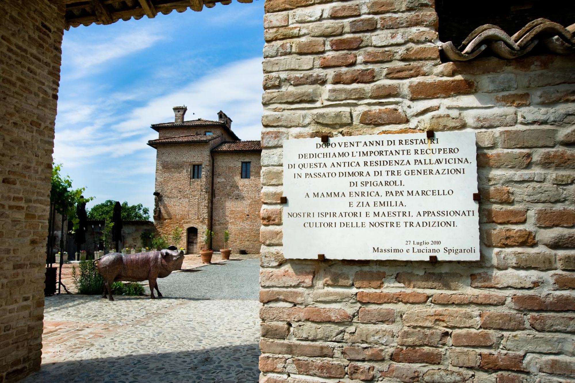 Antica Corte Pallavicina Relais Guest House Polesine Parmense Exterior photo